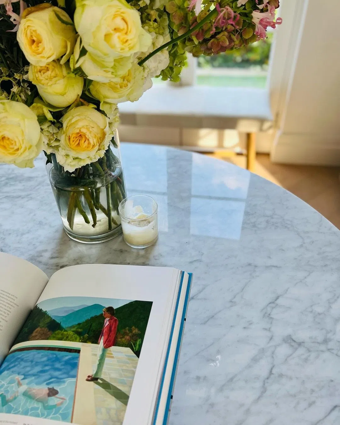 周杰伦在IG打上“vacation vibes”（度假心情）字眼，向粉丝报告自己目前正在休息当中。（取自周杰伦IG）