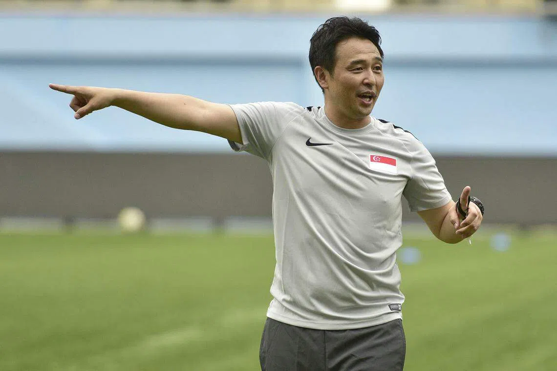 雄狮队前一任日本籍主帅吉田达磨以陪伴家人为由，卸下国家队执教职务。（档案照片）