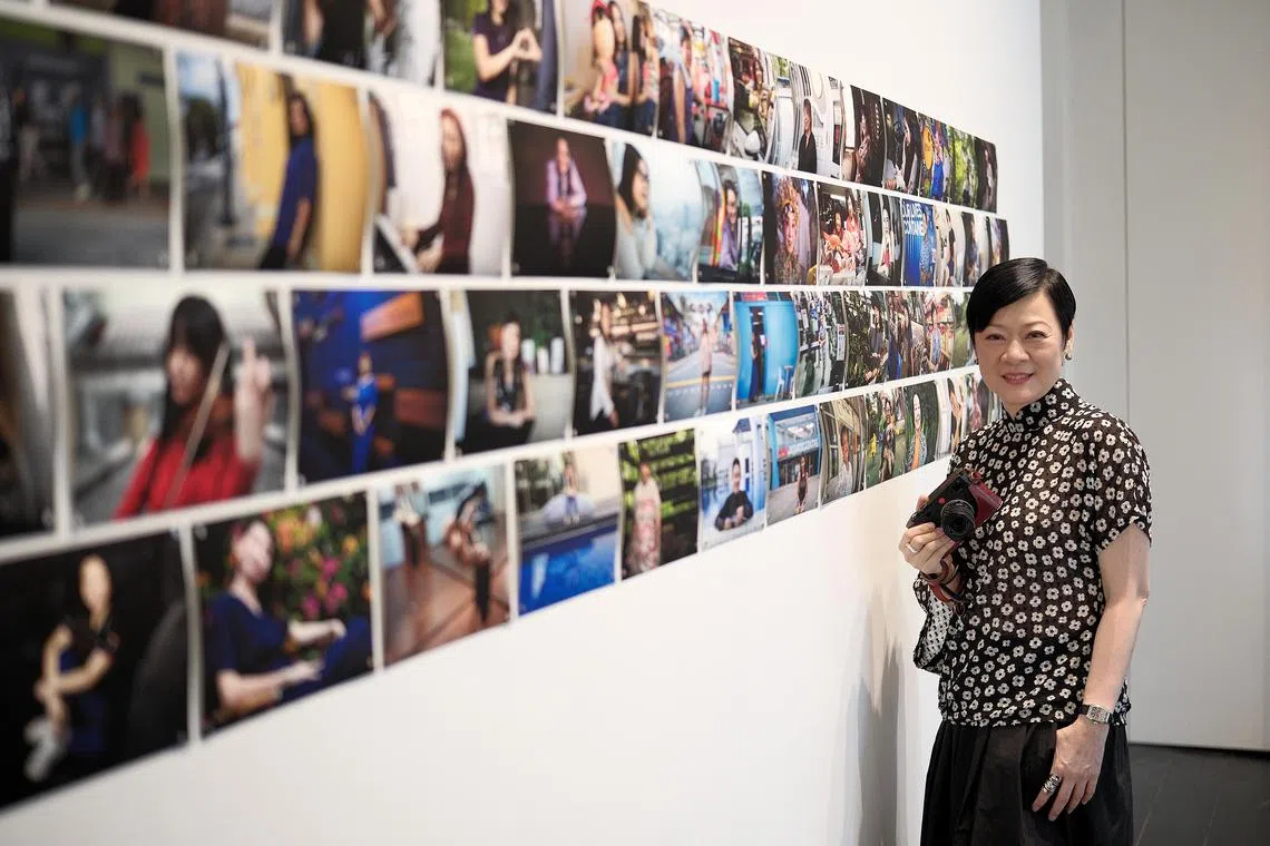 蔡扬医生的百张女性肖像参加私人美术馆“环环相连”联展。（曾坤顺摄）