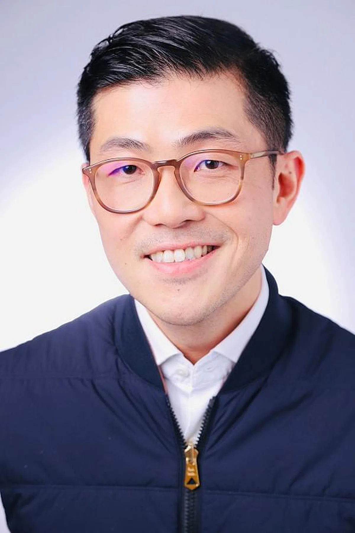 目前派驻伦敦的翁树伟认为，新加坡人在国际舞台上有优势，若加入跨国企业，将能够从全球性资源中受益良多。（（图／受访者提供）