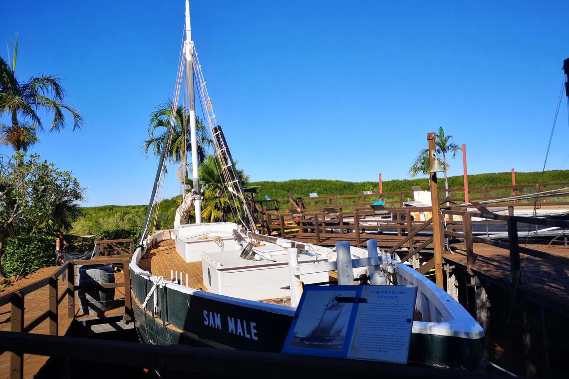 早期的采珠船。（黄匡宁摄）