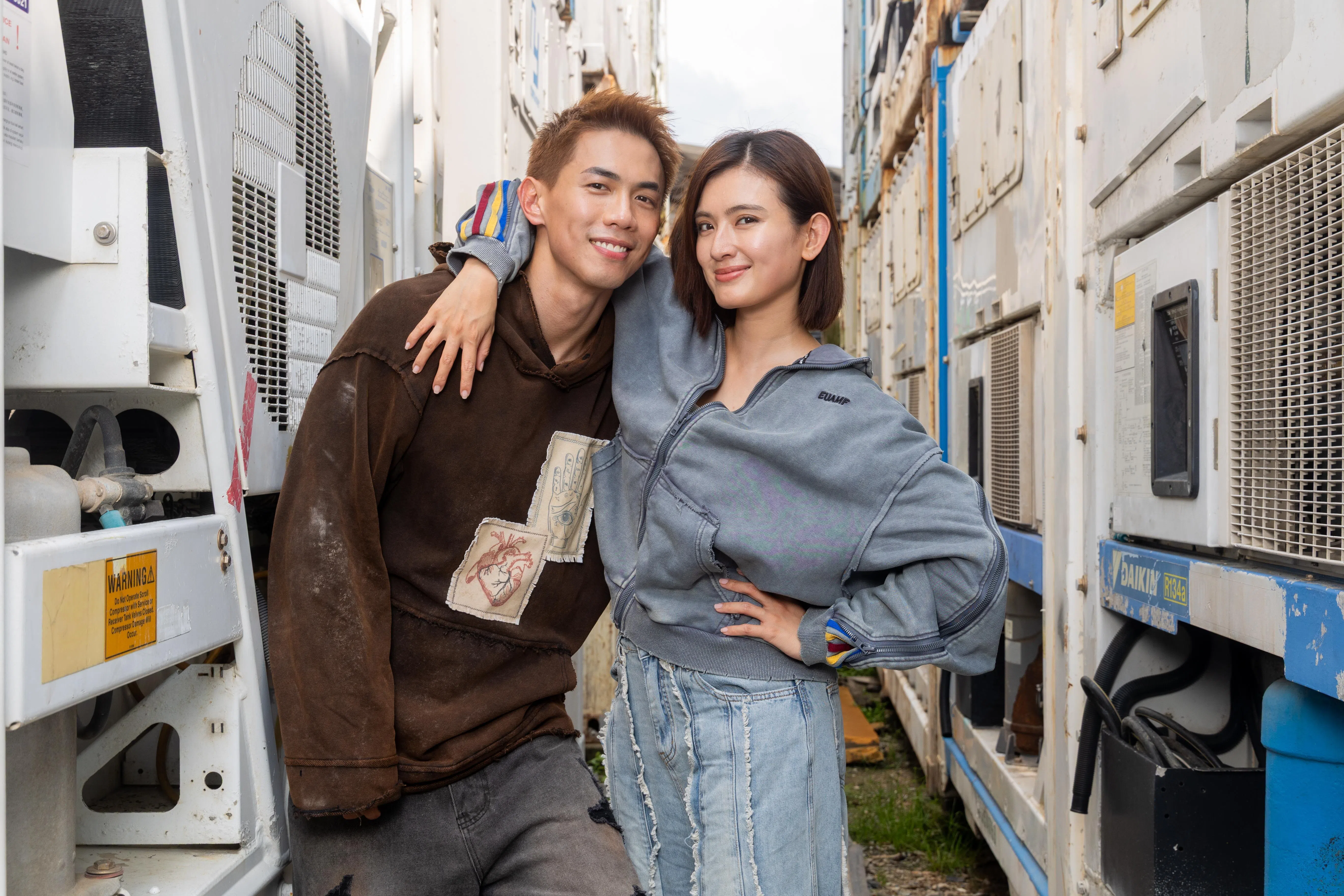 洪凌（右）和张奕恺继《至死不渝》后再次进组同个剧组。（吴先邦摄）